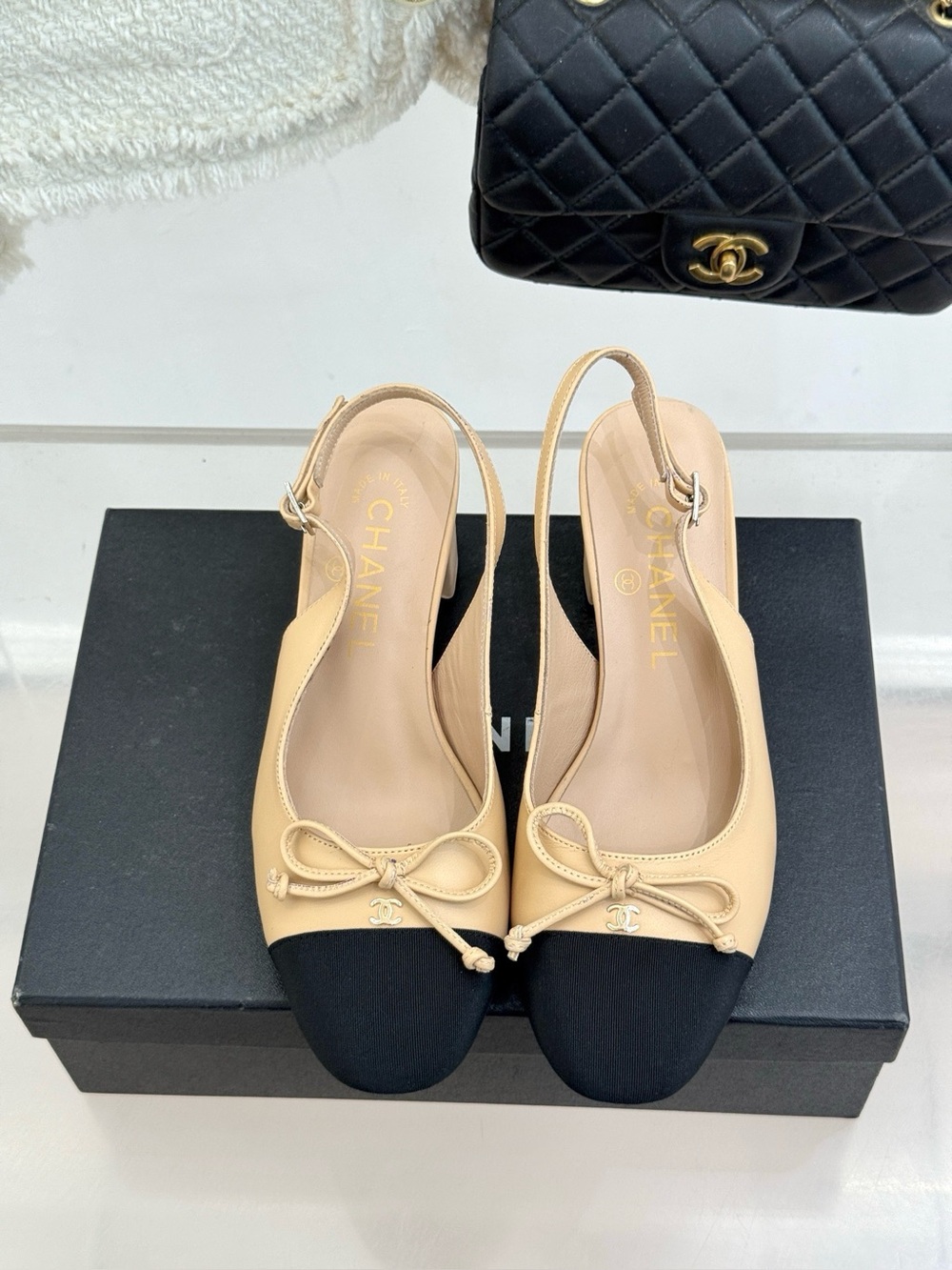 ❤️❤️Chanel Beige and Black Slingback Ballerina Flats